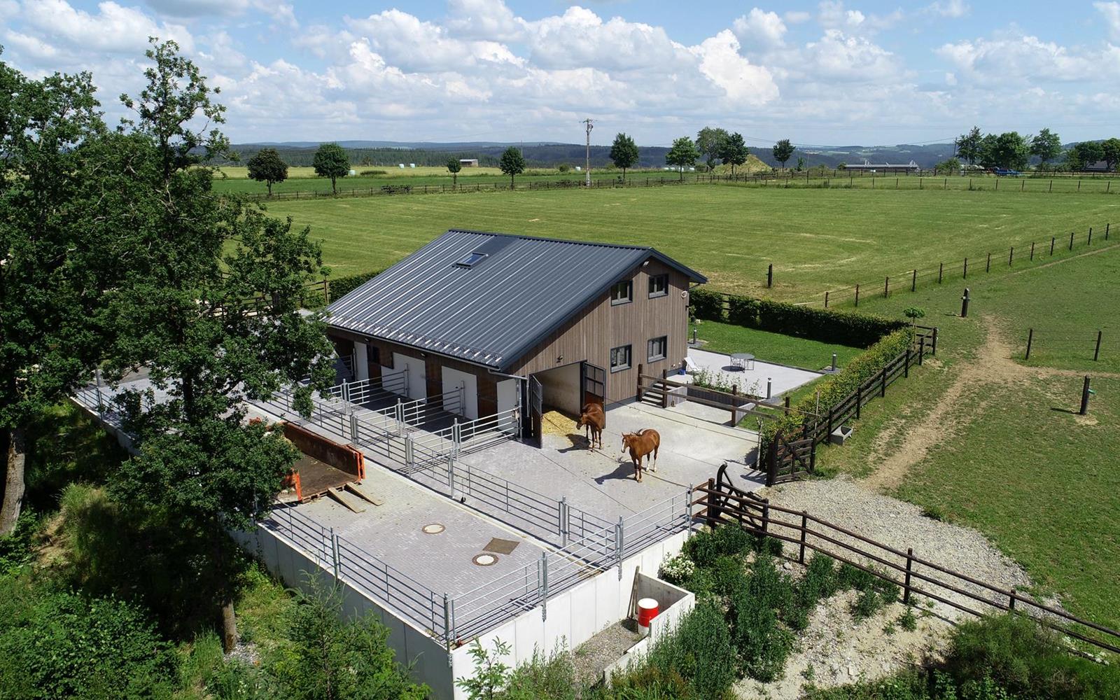 Rénovation d’un centre d’élevage de chevaux